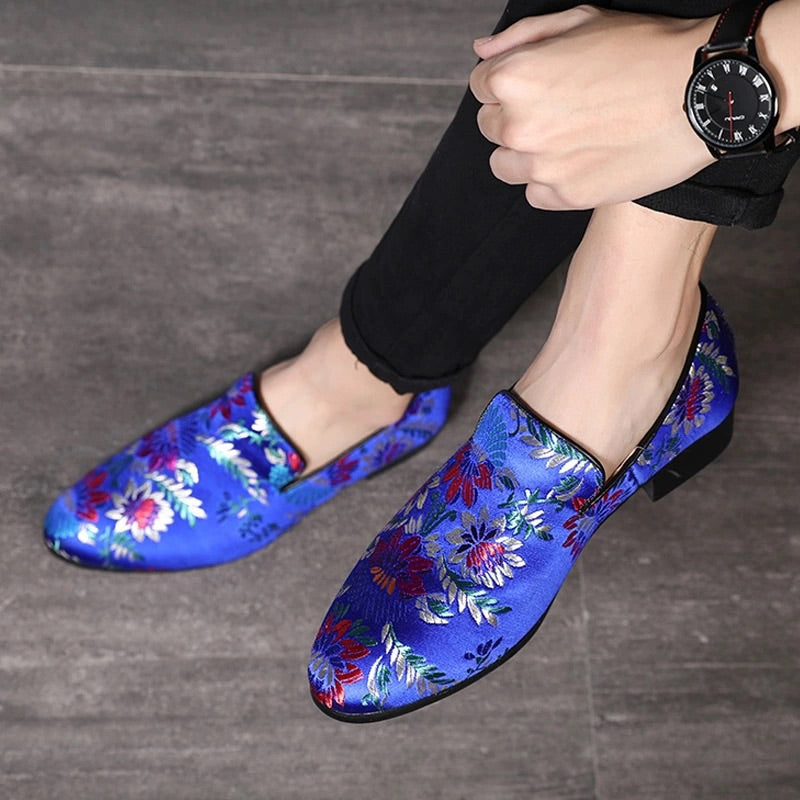 Men Classic Blue Embroidery Loafers