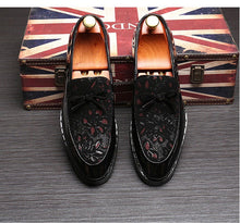 Men’s Classic Floral Print Wine Red Loafers