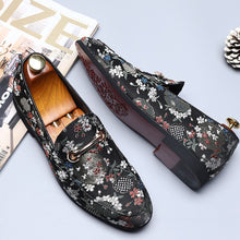 Men’s Black Embroidery Loafers