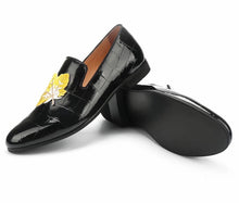 Men Black White Leather Leaves Embroidery Loafers